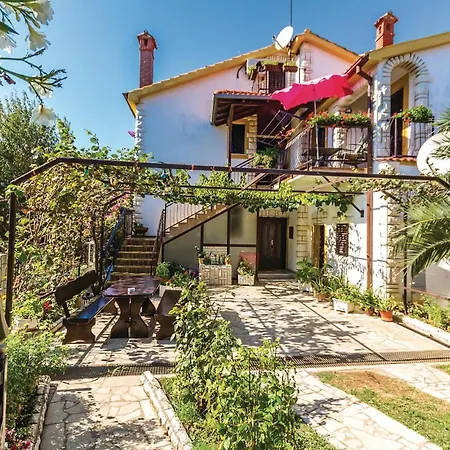 アパート In メドゥリン